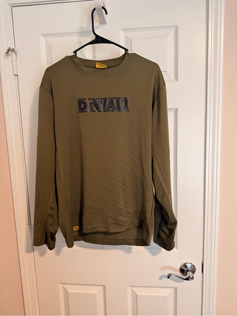 Men's Olive Crewneck Long-Sleeve Dewalt Sweatshirt